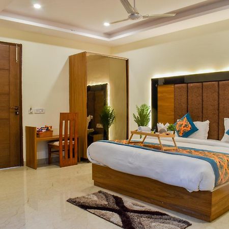Hotel Yash Palace Νέο Δελχί Εξωτερικό φωτογραφία